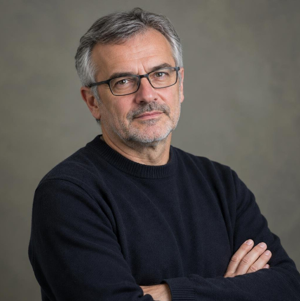 Portrait of a Croatian male mystery novelist wearing glasses